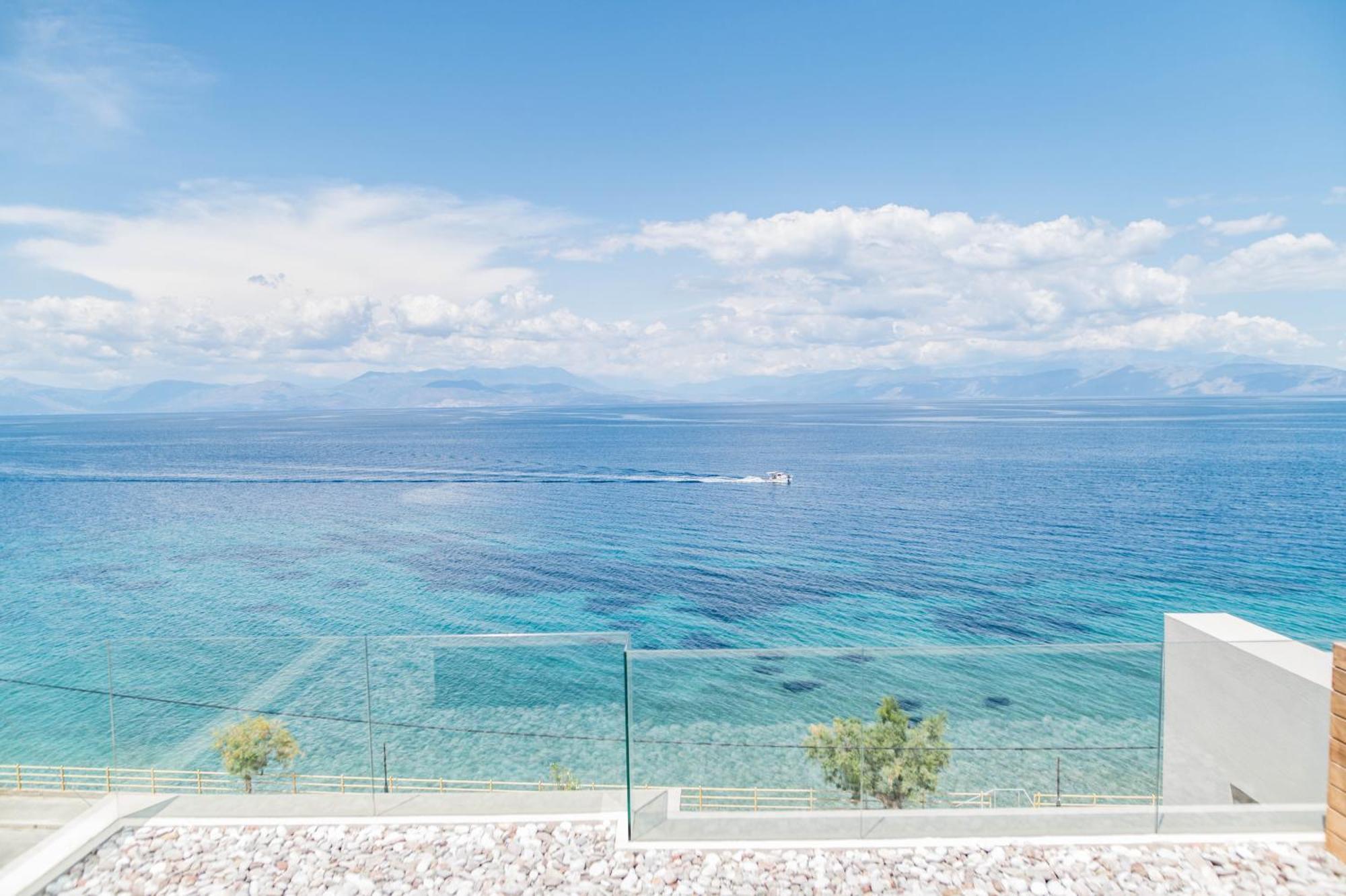 Alissachni Seaside Hotel ديرفينيون المظهر الخارجي الصورة