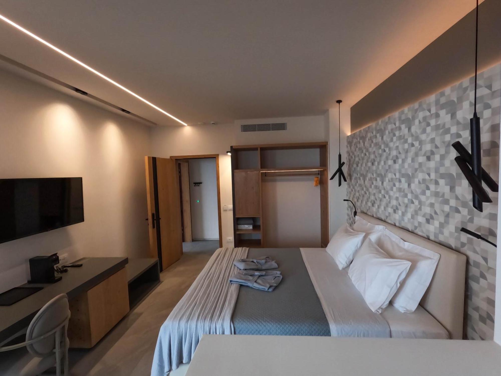 Alissachni Seaside Hotel ديرفينيون المظهر الخارجي الصورة