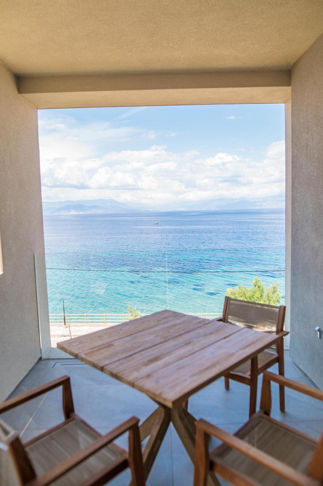 Alissachni Seaside Hotel ديرفينيون المظهر الخارجي الصورة